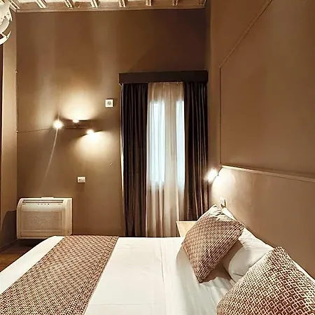 Residenza Sciarra Bed & Breakfast 4*
