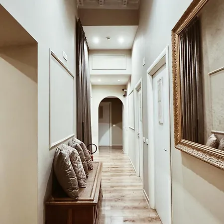 Bed & Breakfast Residenza Sciarra 4*